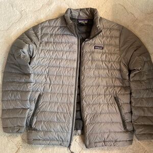 Patagonia men’s L down sweater